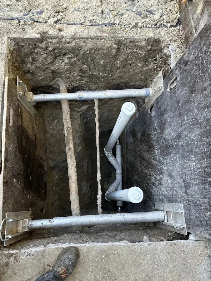 Experienced plumber completing Drain Cleaning work in South Bay